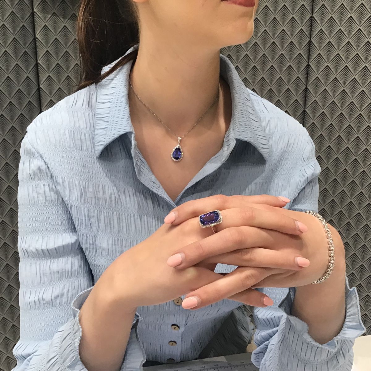 18k White Gold 9.06ct Tanzanite & Diamonds Cluster Ring