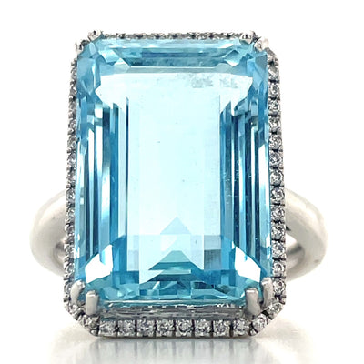 18k White Gold 13.55ct Aquamarine & Diamonds Cluster Ring