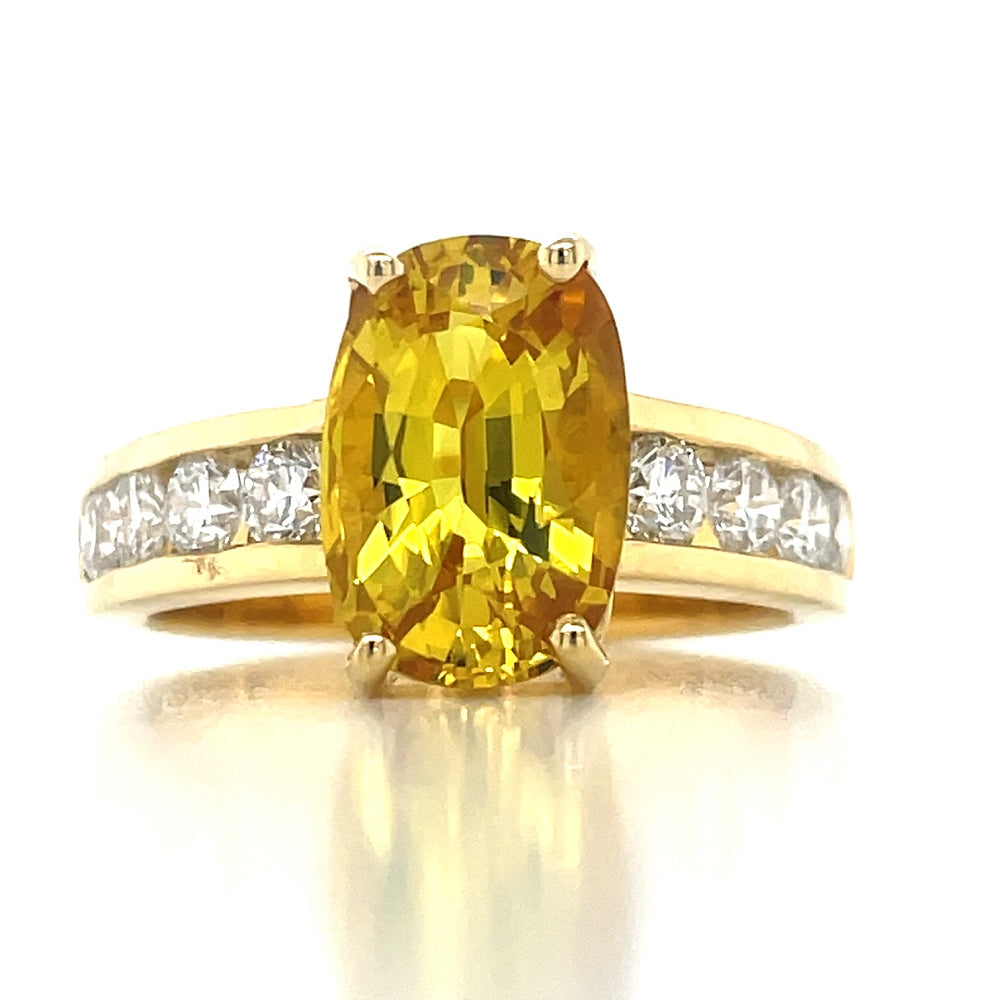 18k Yellow Gold 3.98ct Oval Yellow Sapphire &I Diamonds Ring