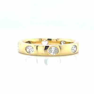 18k Yellow Gold  0.86ct Oval Diamonds Band Ring