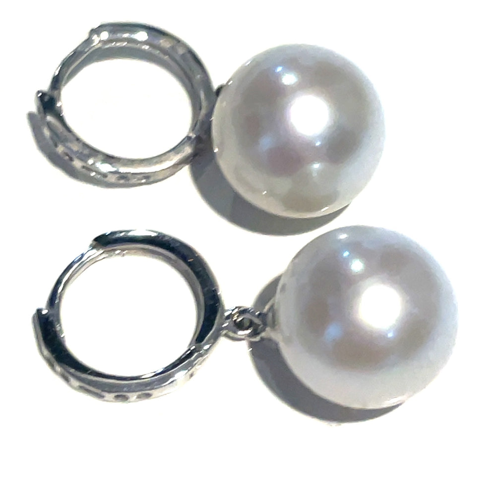 9k White Gold FW Pearl Drop Earrings