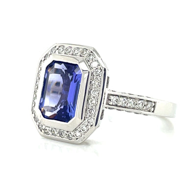18K White Gold Tanzanite & Diamonds Ring